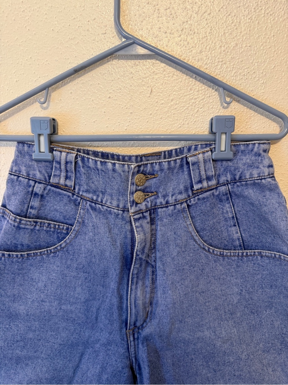 Vintage Nuovo High Rise Shorts - Picture 4 of 9